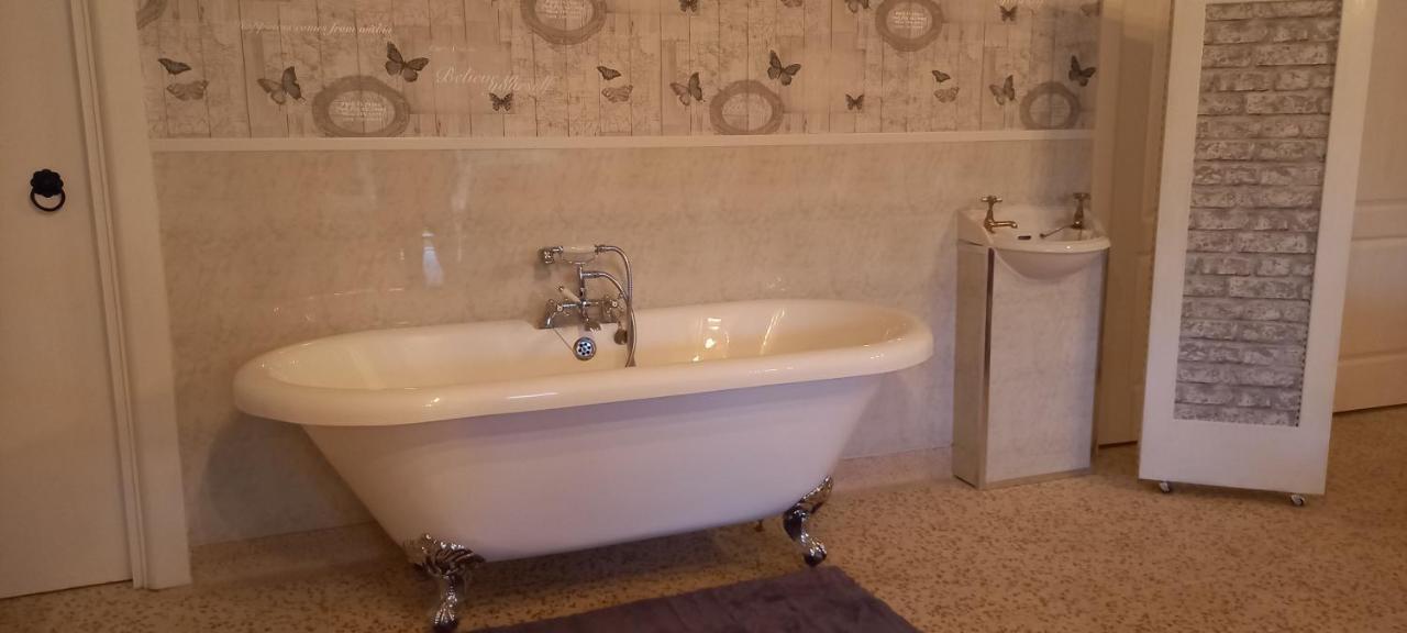 فيلا Butterflies Rest Draperstown المظهر الخارجي الصورة